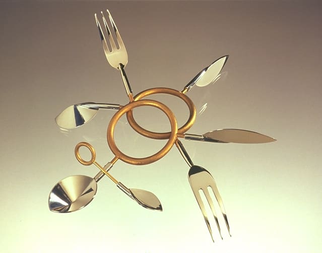 EAT WEAR wearable flatware